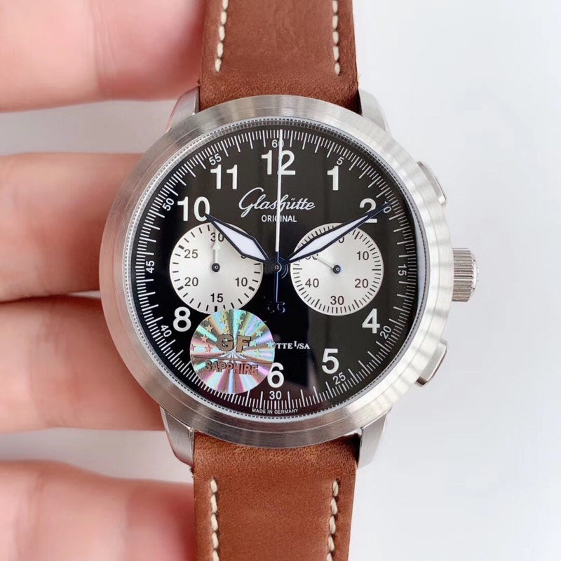 GF出品格拉苏蒂飞行员计时腕表系列