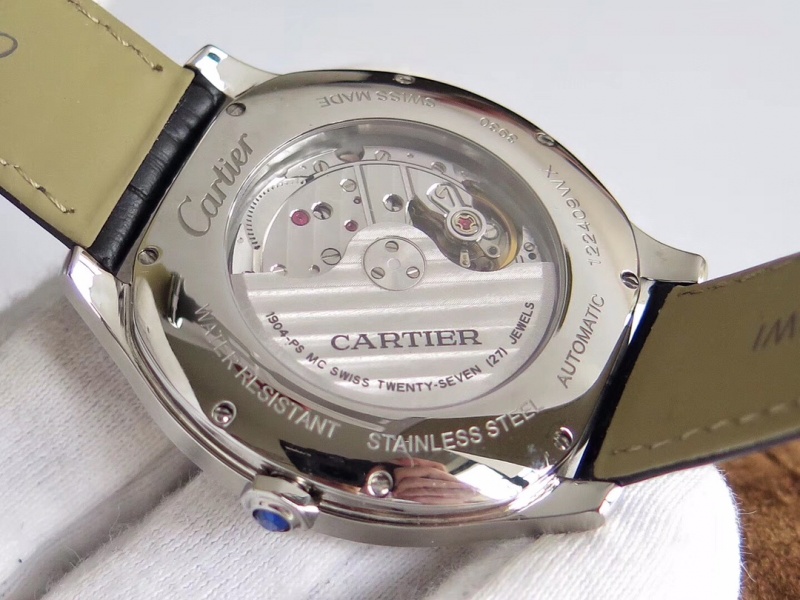 GS卡地亚Drive de Cartier系列腕表背面
